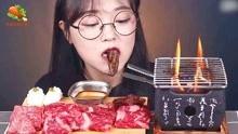 娱乐吃瓜酱花瓶视频,花瓶视频背后的故事揭秘